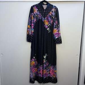 Vintage 1970s Blooming Garden Floral Maxi Dress Housedress Muumuu